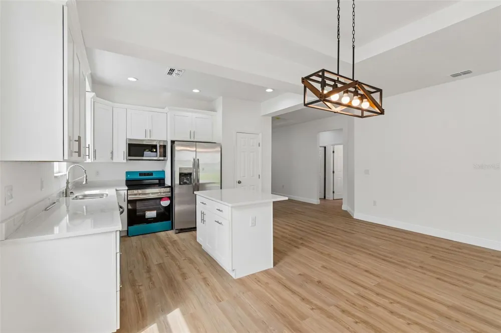 2523 AVENUE E SW Winter Haven, FL 33880