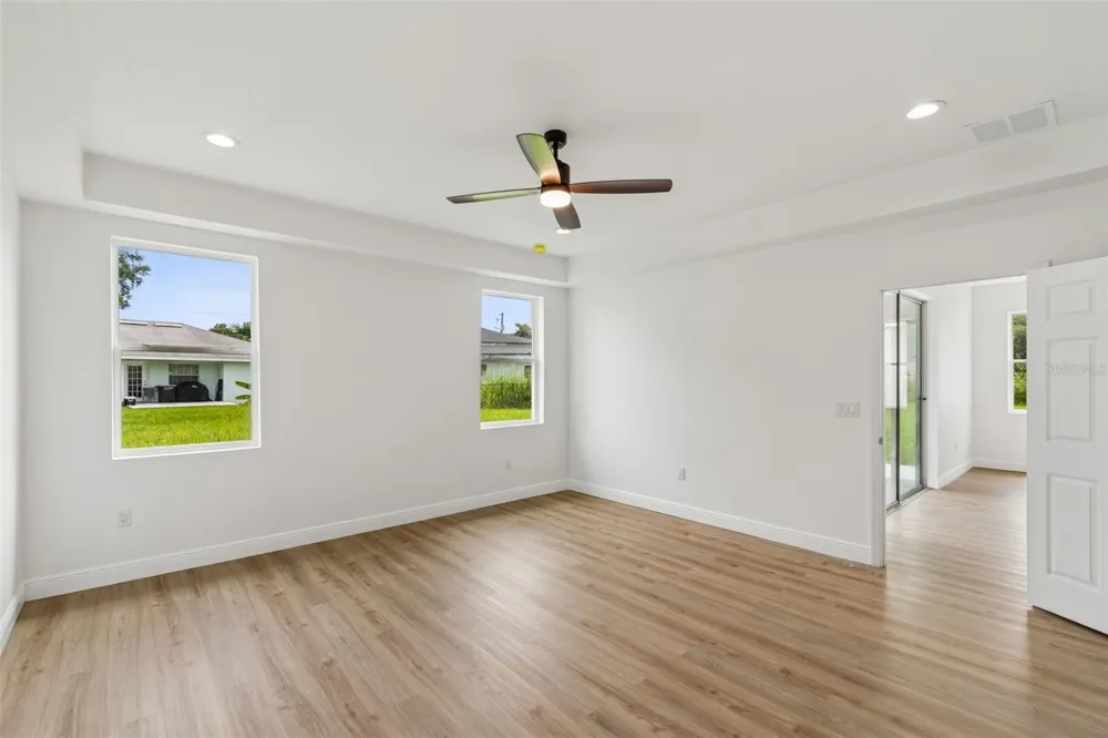 2523 AVENUE E SW Winter Haven, FL 33880