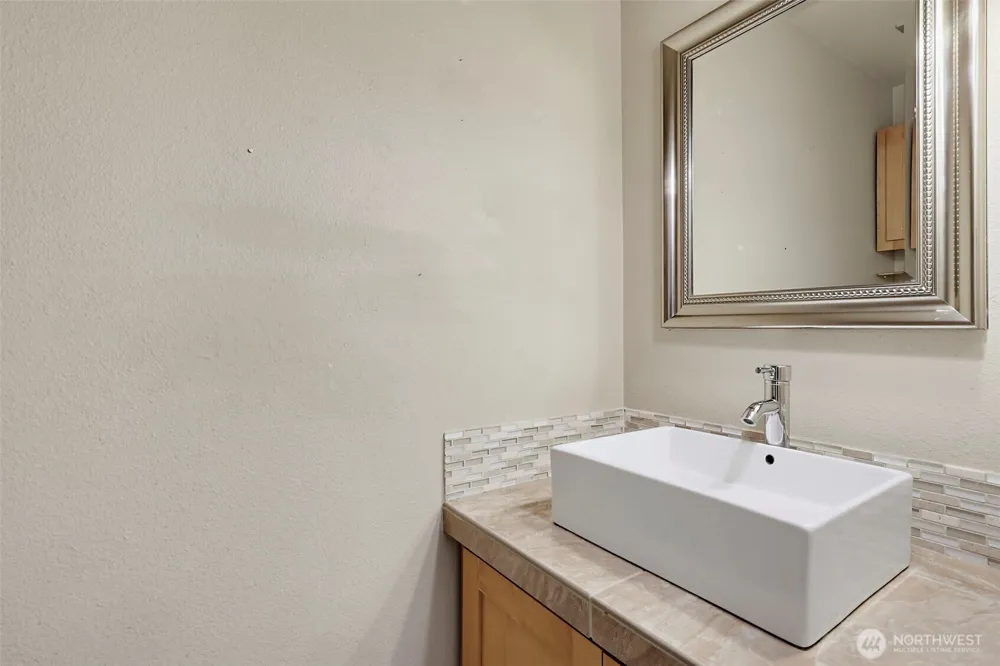 25209 108th Avenue SE #L1 Kent, WA 98030