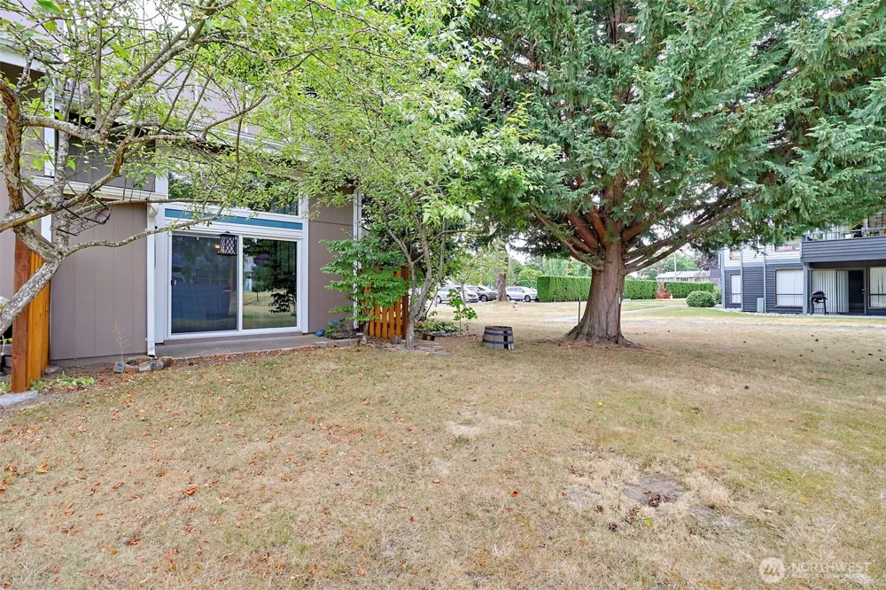 25209 108th Avenue SE #L1 Kent, WA 98030