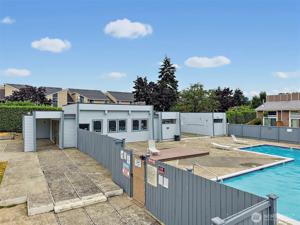 25209 108th Avenue SE #L1 Kent, WA 98030
