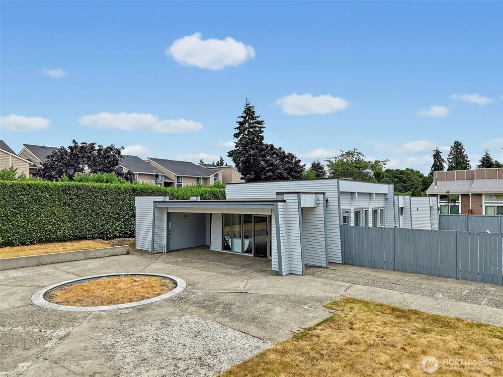 25209 108th Avenue SE #L1 Kent, WA 98030