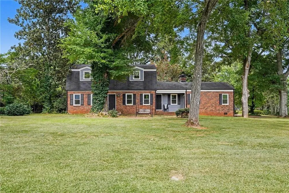 1019 E College Street Griffin, GA 30224
