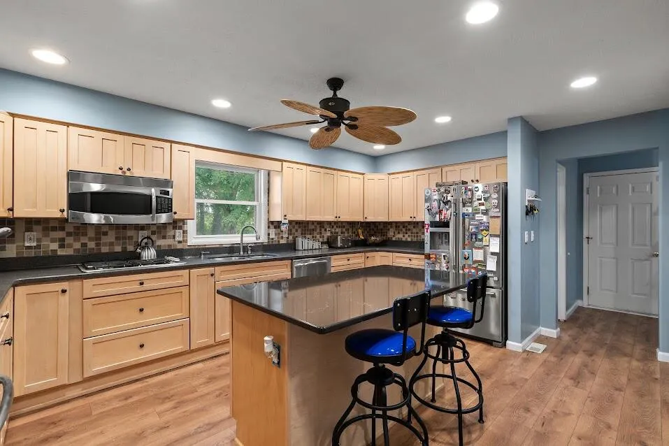 5008 E Shady Point Drive Monticello, IN 47960