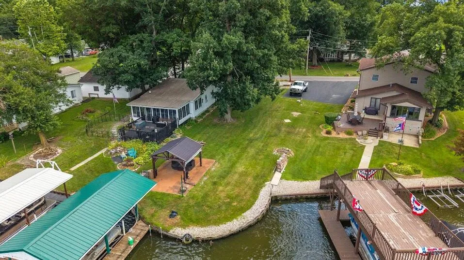 5008 E Shady Point Drive Monticello, IN 47960