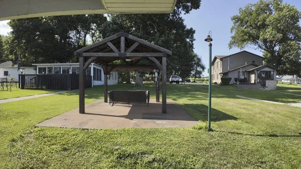 5008 E Shady Point Drive Monticello, IN 47960