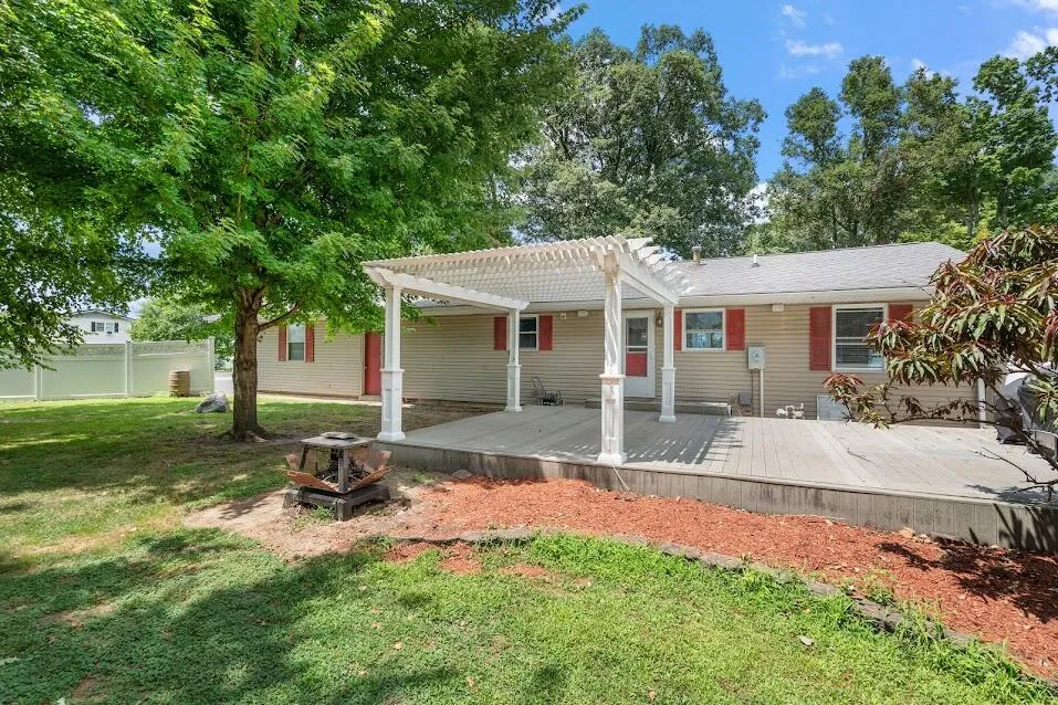 5008 E Shady Point Drive Monticello, IN 47960