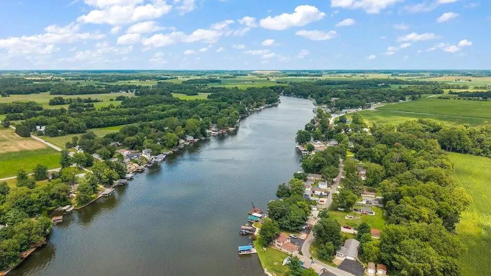 5008 E Shady Point Drive Monticello, IN 47960