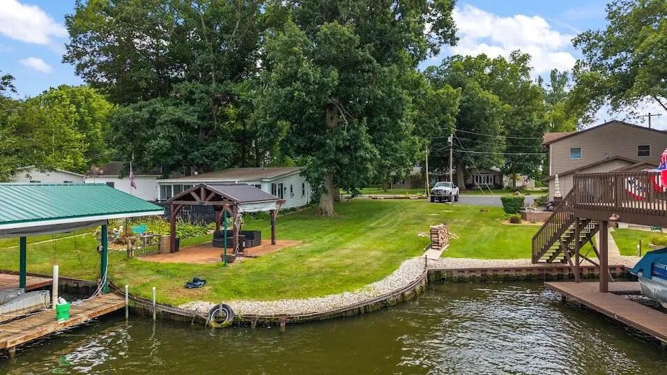 5008 E Shady Point Drive Monticello, IN 47960