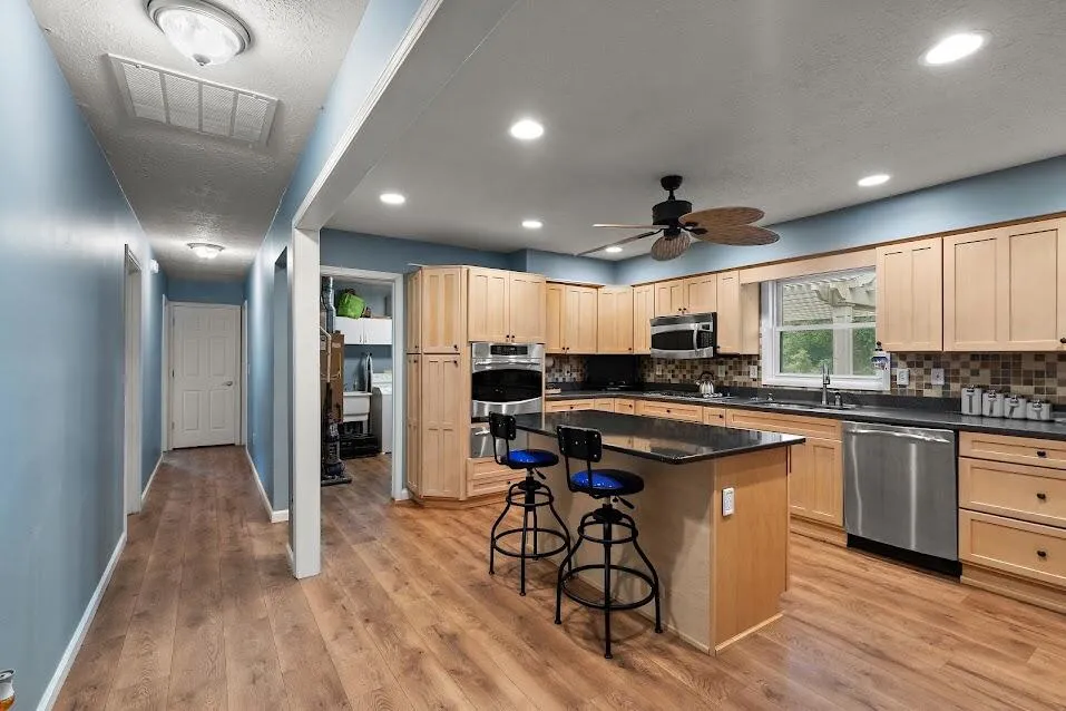 5008 E Shady Point Drive Monticello, IN 47960