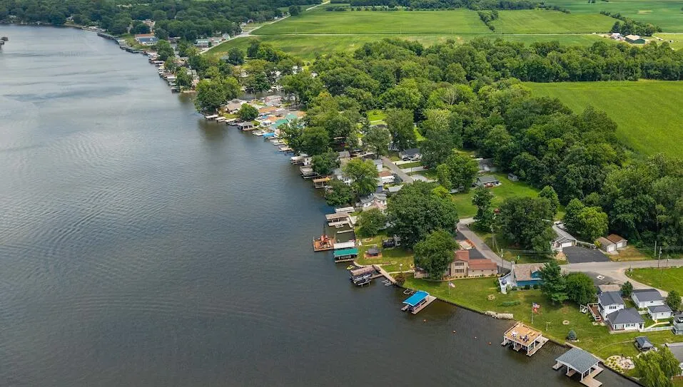 5008 E Shady Point Drive Monticello, IN 47960