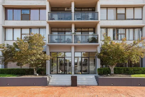 450 W 7th Street S #901