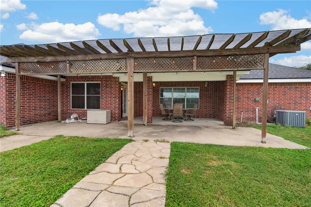 2005 Fm-1717 Kingsville, TX 78363