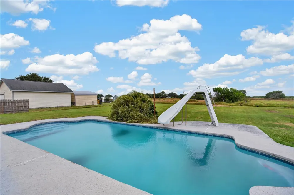2005 Fm-1717 Kingsville, TX 78363