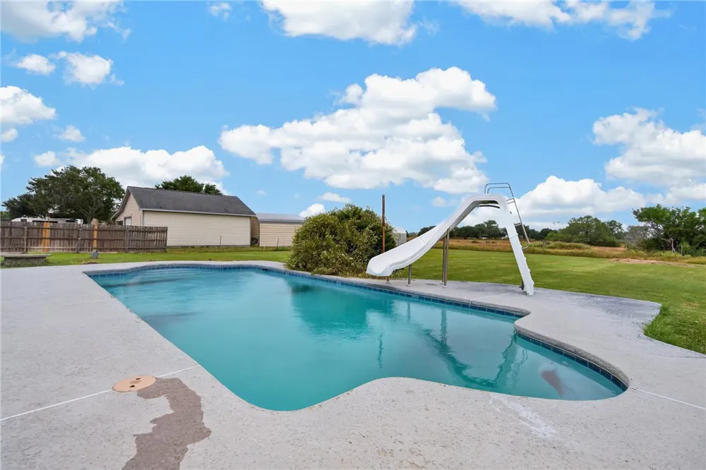 2005 Fm-1717 Kingsville, TX 78363