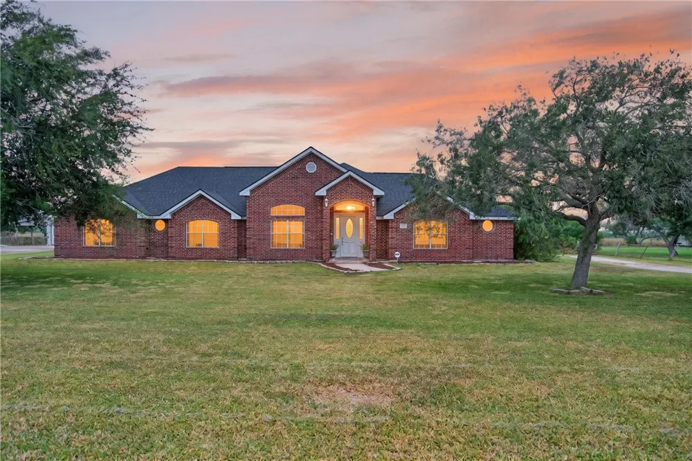 2005 Fm-1717 Kingsville, TX 78363