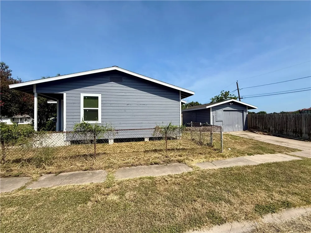 1002 Vernon Drive Corpus Christi, TX 78407
