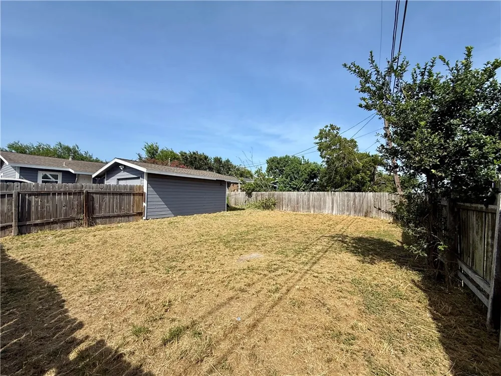 1002 Vernon Drive Corpus Christi, TX 78407