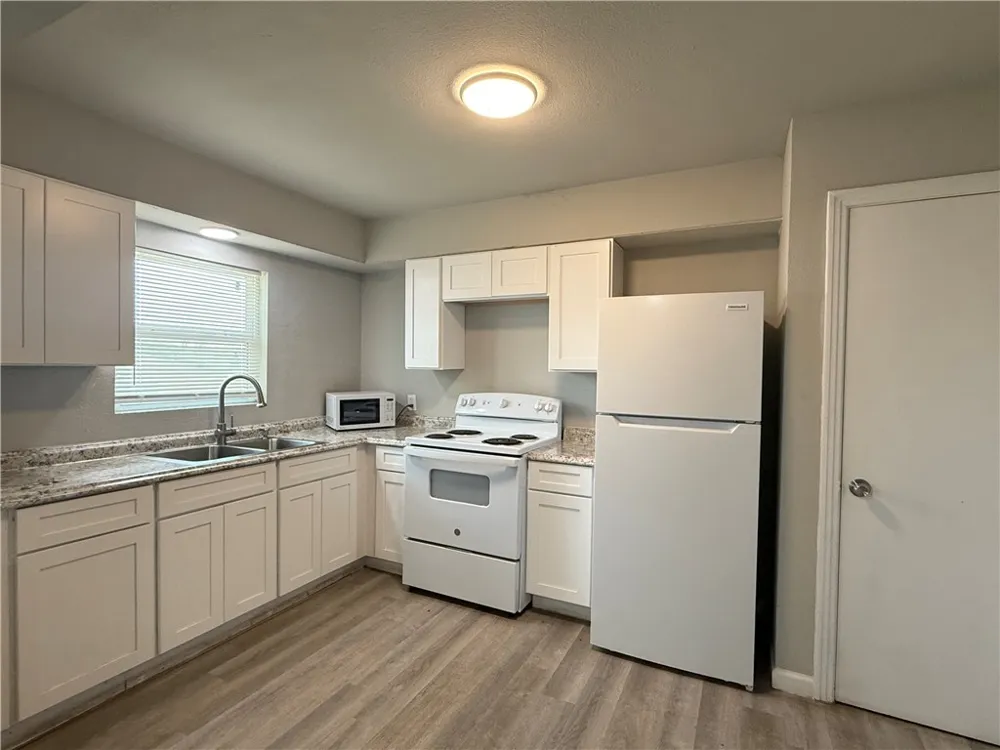 1002 Vernon Drive Corpus Christi, TX 78407