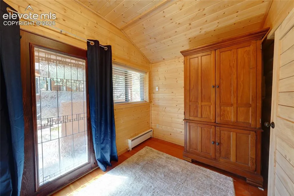6865 Howard Street Green Mountain Falls, CO 80819