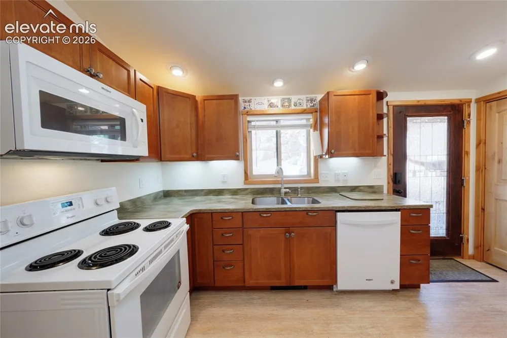 6865 Howard Street Green Mountain Falls, CO 80819