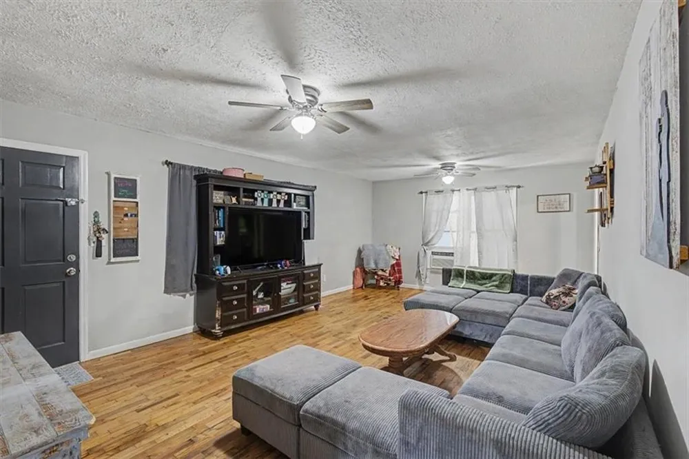 3 Hammond Drive SW Plainville, GA 30733