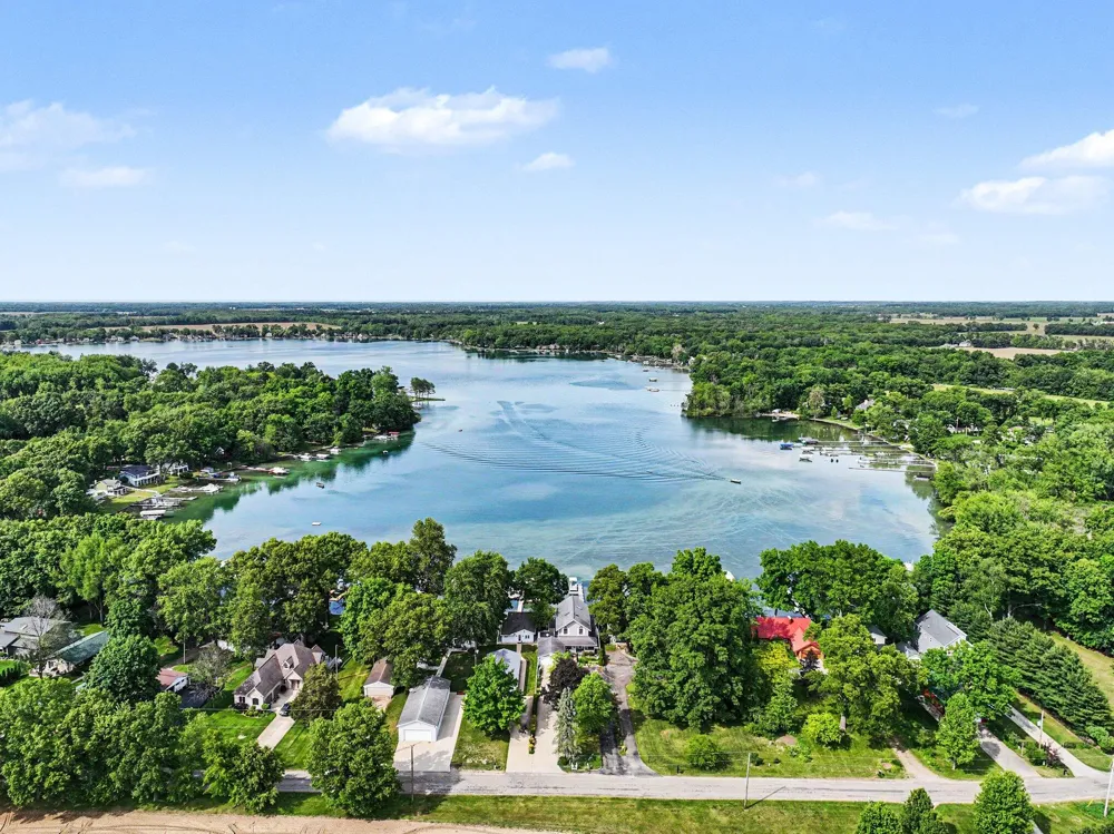 19722 Crescent Beach Road Three Rivers, MI 49093
