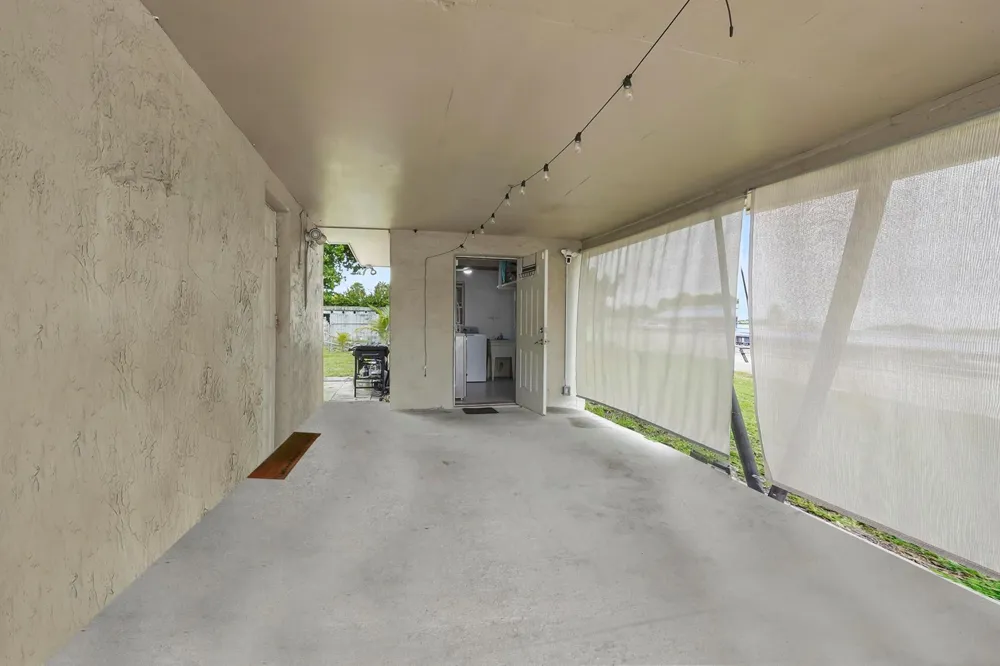 3231 Vassallo Avenue Palm Springs, FL 33461