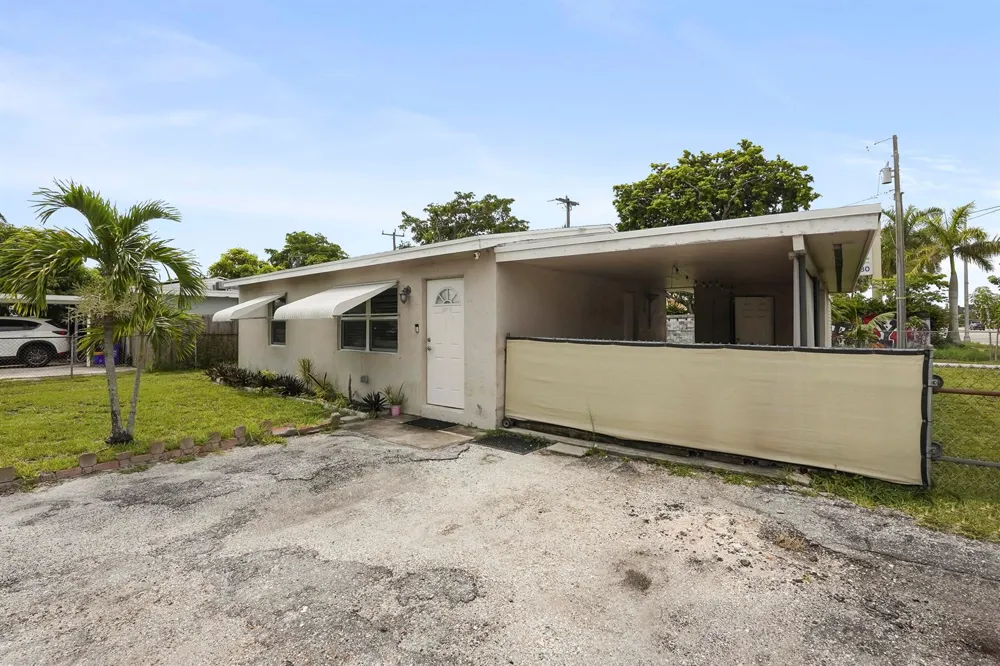 3231 Vassallo Avenue Palm Springs, FL 33461
