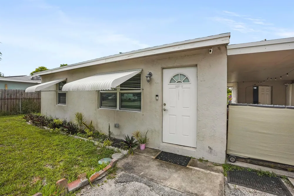 3231 Vassallo Avenue Palm Springs, FL 33461