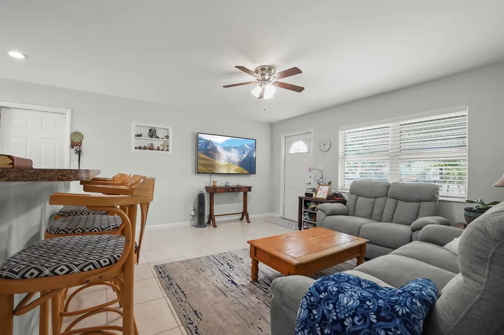 3231 Vassallo Avenue Palm Springs, FL 33461