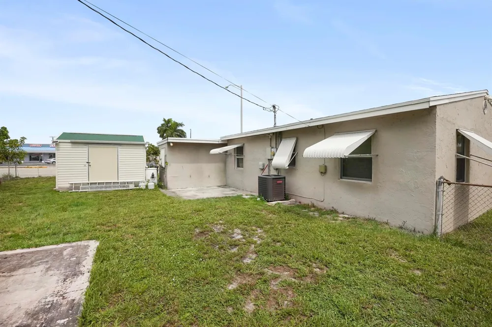3231 Vassallo Avenue Palm Springs, FL 33461
