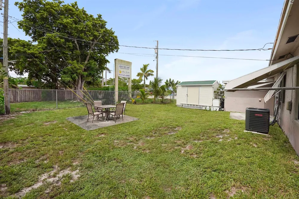 3231 Vassallo Avenue Palm Springs, FL 33461