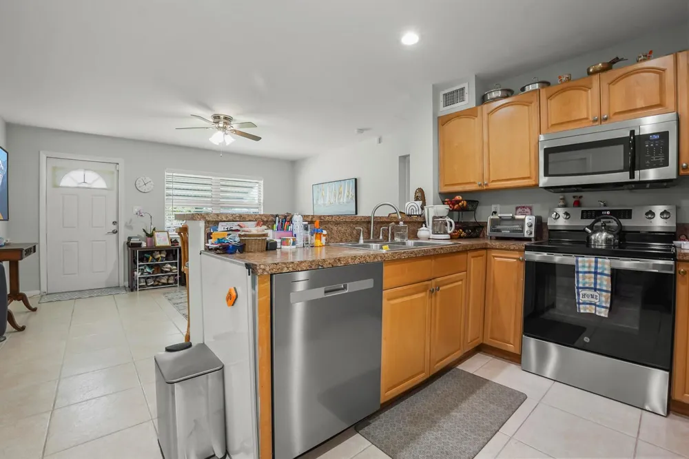 3231 Vassallo Avenue Palm Springs, FL 33461