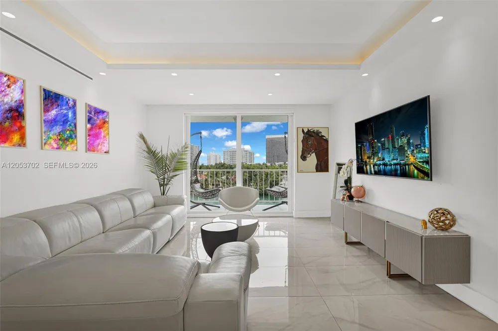 9721 E Bay Harbor Dr #6D Bay Harbor Islands, FL 33154