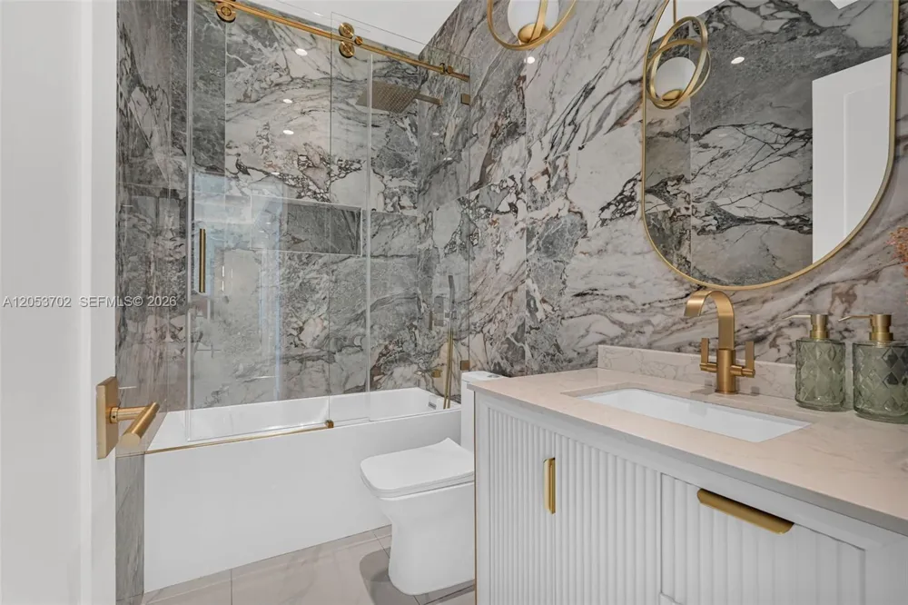 9721 E Bay Harbor Dr #6D Bay Harbor Islands, FL 33154