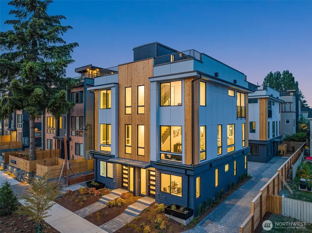 4516 B Corliss Avenue Seattle, WA 98103