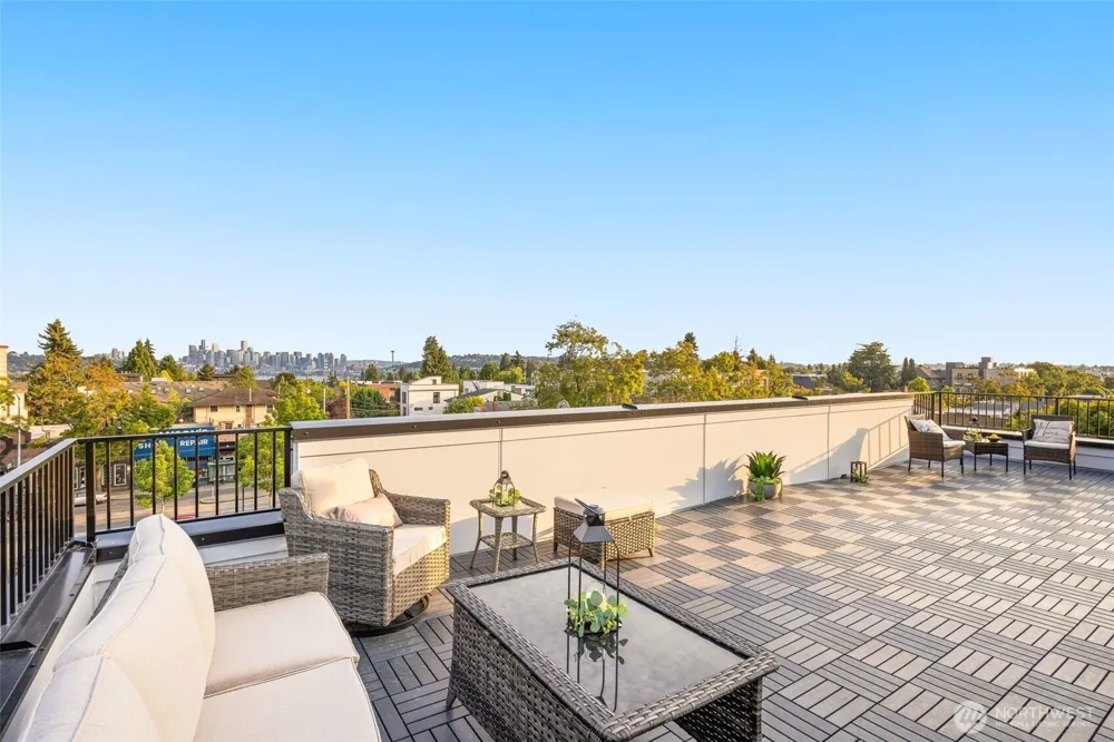 4516 B Corliss Avenue Seattle, WA 98103