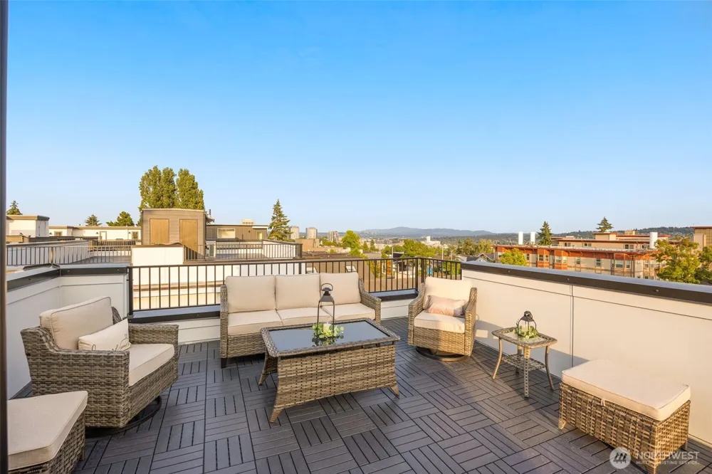 4516 B Corliss Avenue Seattle, WA 98103