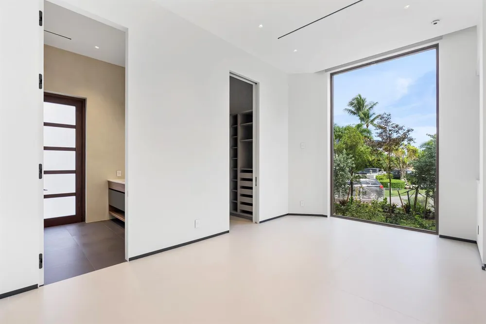 2600 NE 24TH STREET Lighthouse Point, FL 33064