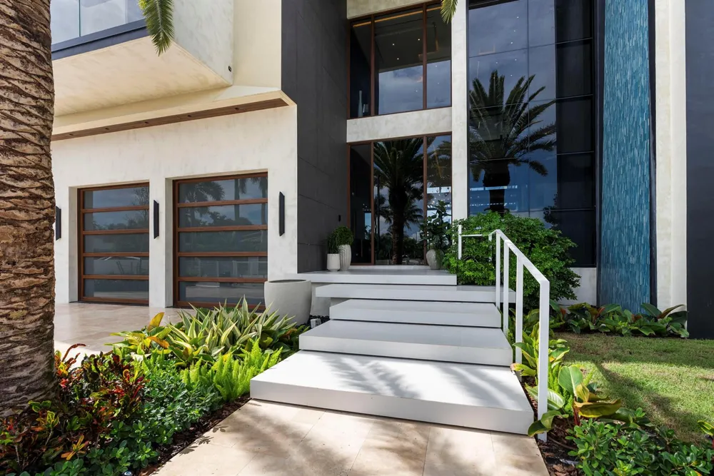 2600 NE 24TH STREET Lighthouse Point, FL 33064