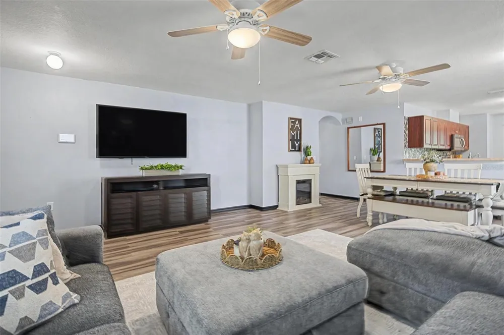 15373 CALLISTA LANE Dade City, FL 33523