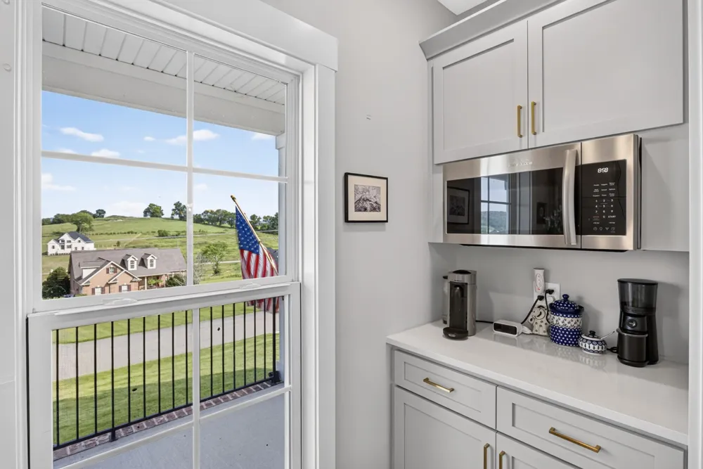 545 Bridle Path Ln Hartsville, TN 37074
