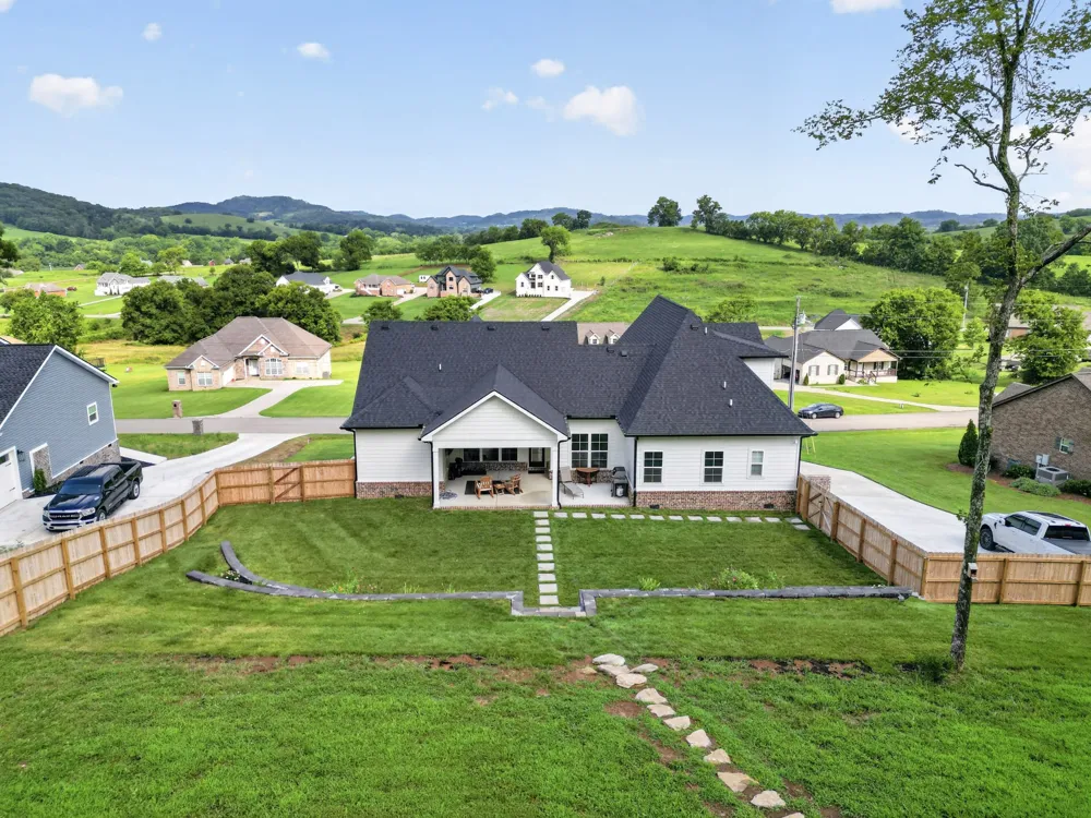 545 Bridle Path Ln Hartsville, TN 37074