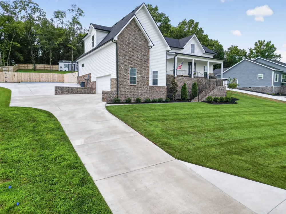 545 Bridle Path Ln Hartsville, TN 37074