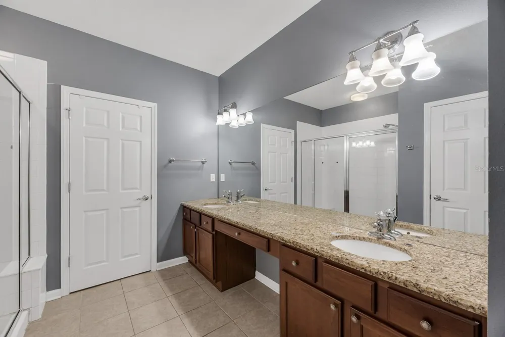 2223 KINGS PALACE DRIVE #00 Riverview, FL 33578