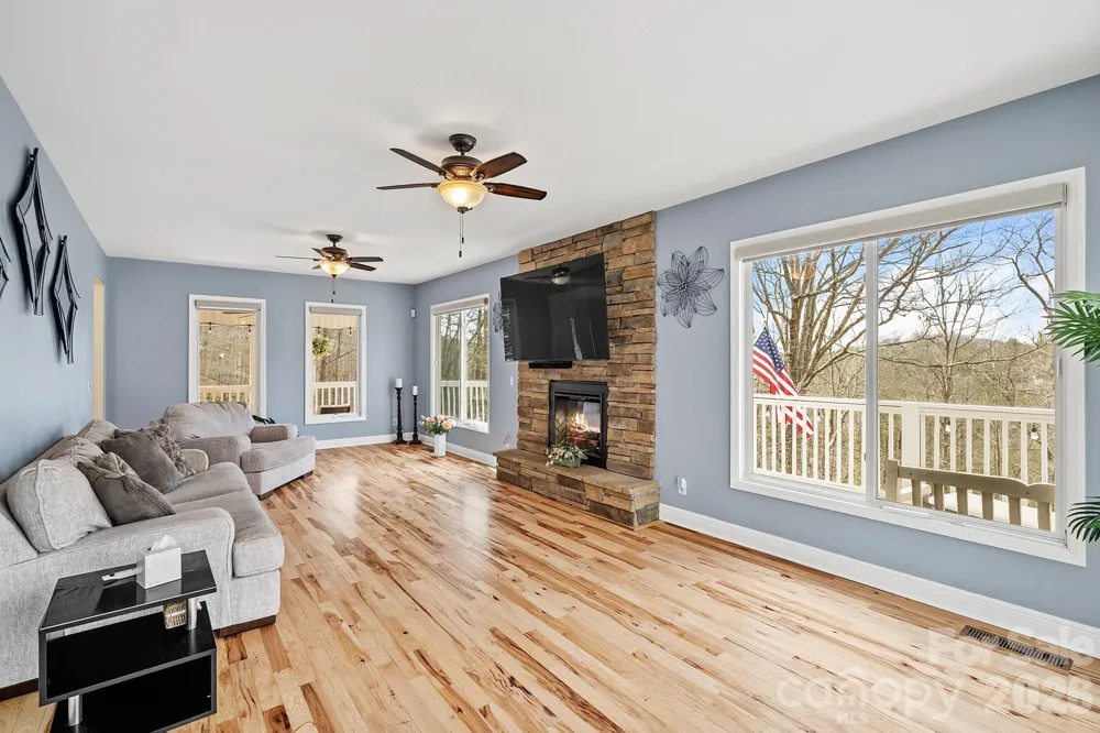 36 Ivy Cove Road Fairview, NC 28730