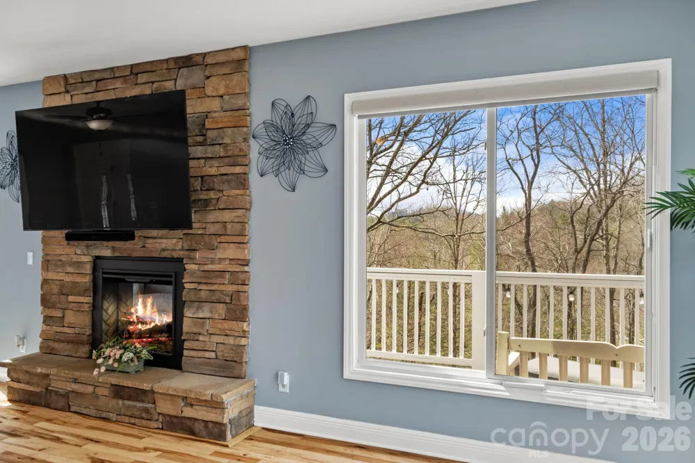 36 Ivy Cove Road Fairview, NC 28730