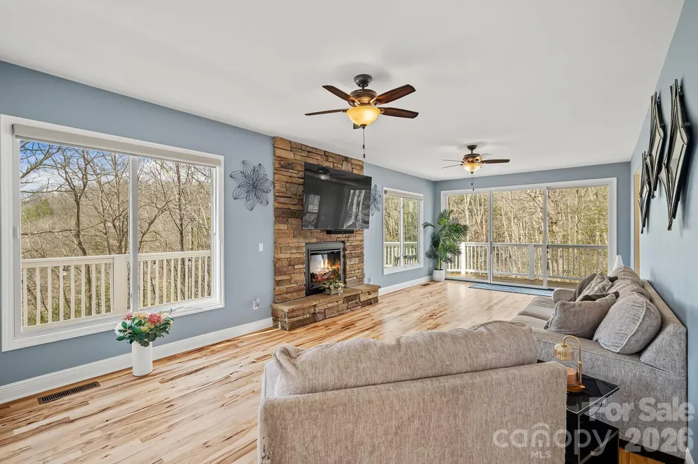36 Ivy Cove Road Fairview, NC 28730