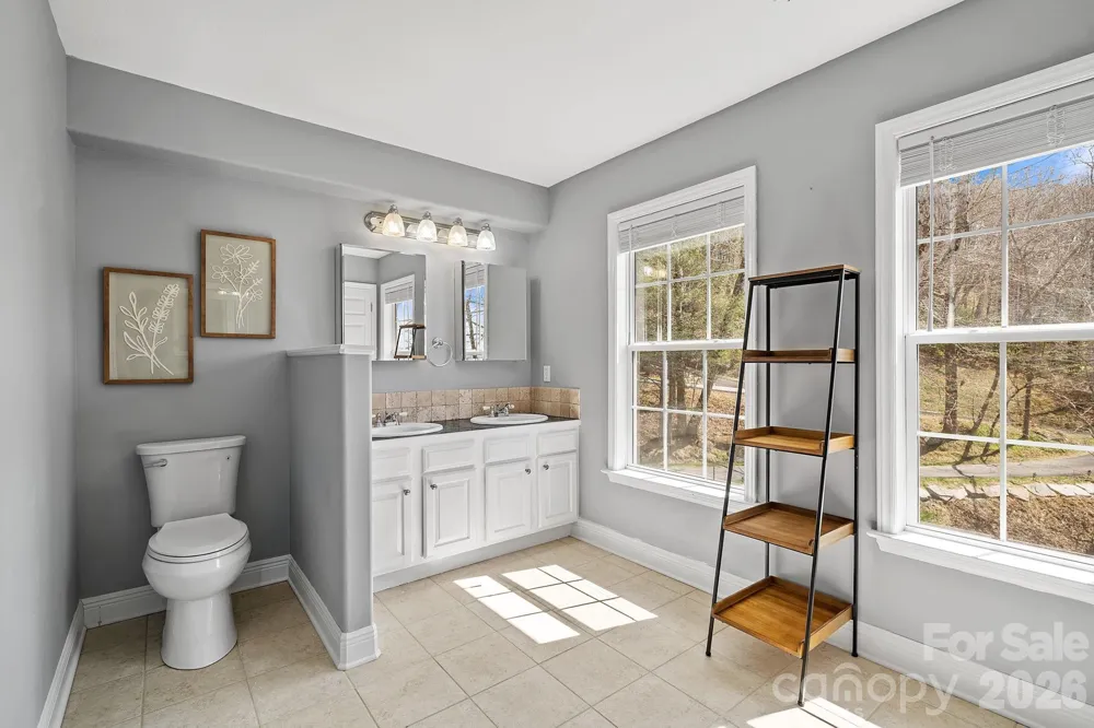 36 Ivy Cove Road Fairview, NC 28730